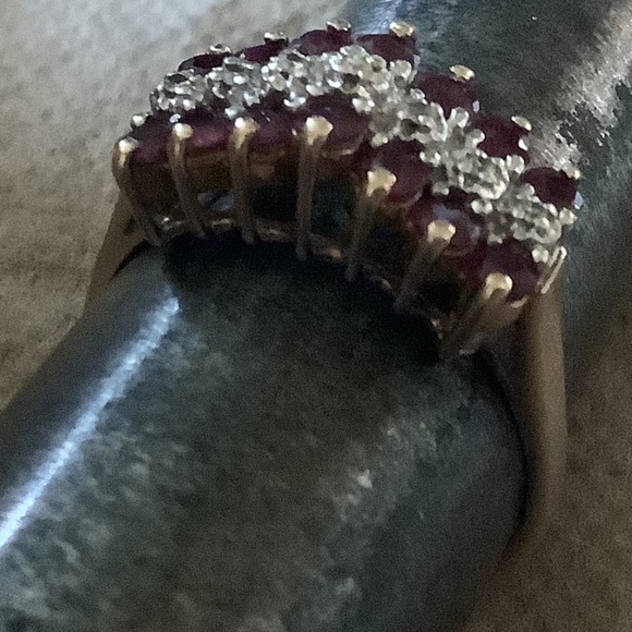 10k RUBY AND DIAMOND RING SIZE 8.5 - Picture 7 of 10